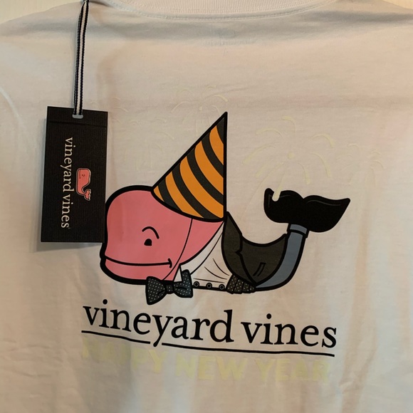 NWT Vineyard Vines Happy New Year Tee Glow in Dark - Picture 3 of 8